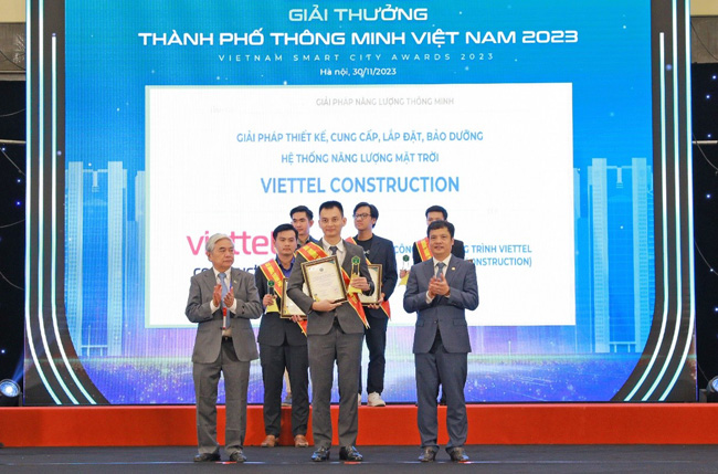 Giải pháp năng lượng mặt trời Viettel Construction nhận giải Thành phố thông minh Việt Nam 2023